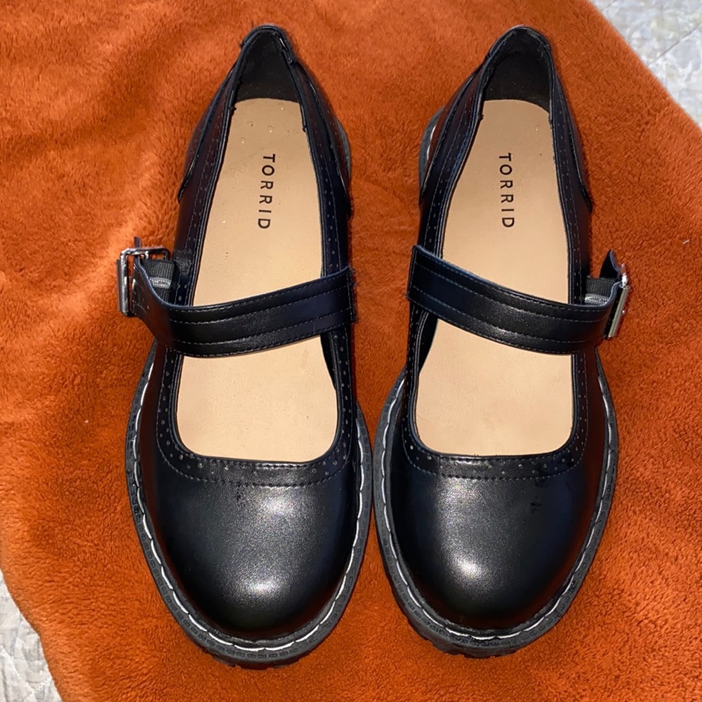 Mary Jane flat. Faux leather. Torrid